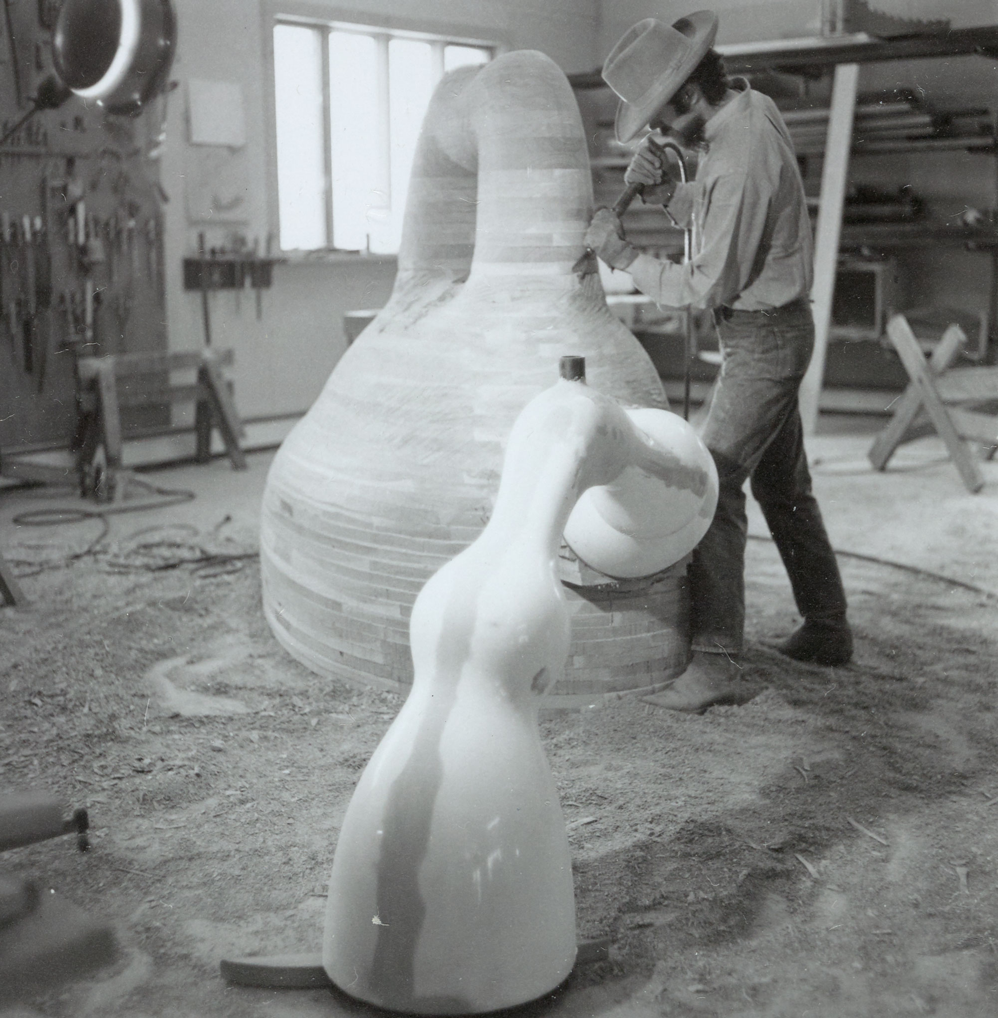 Wendell Castle at work on Enclosed Reclining Environment for One