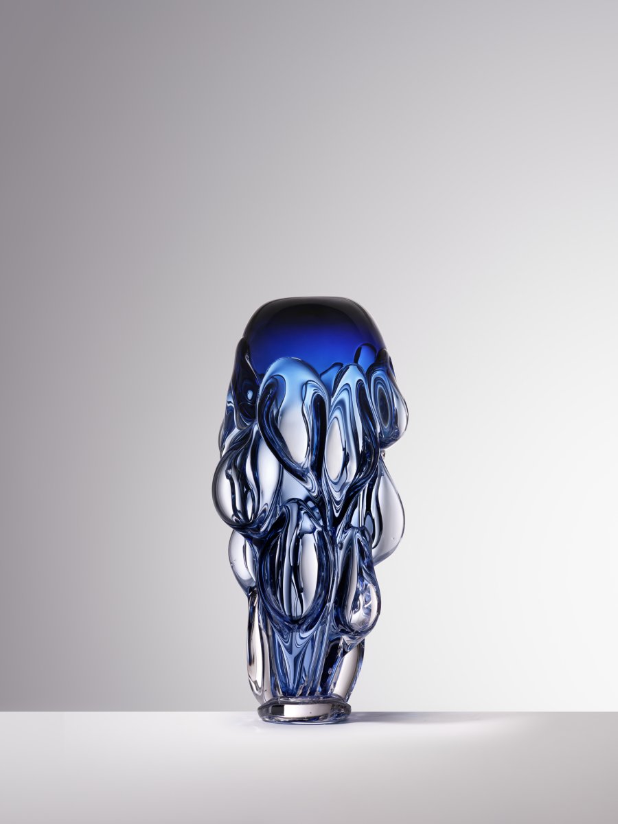 A blown glass vase from Andersson's Funkylicious series, 2023, 16 x 16.75 in. Photo by Pelle Bergström.