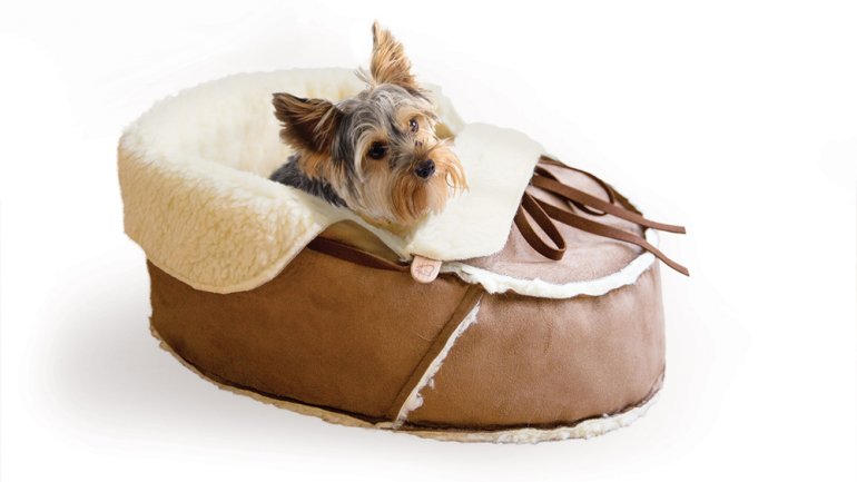 Napping Jojo, Moccasin pet bed