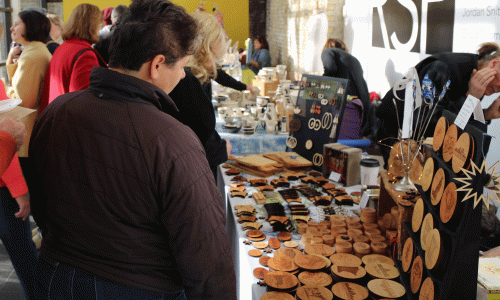 Shoppers at the ACC 2015 Holiday Craft Hop 