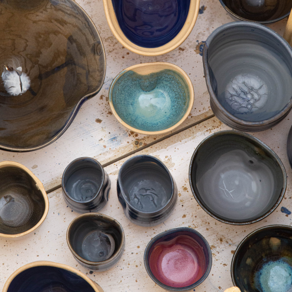 Bowls in the kiln. Photo by Dina Kantor.