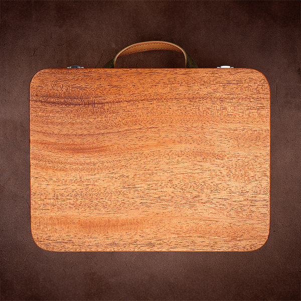 The Shesh Besh’s mahogany case. Photo by Brian Roedel. 