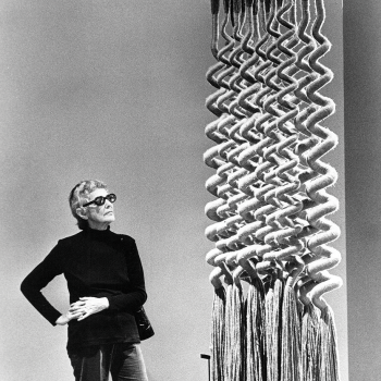 Fiber artist Claire Zeisler with her sculpture Red Forest I, which was included in the 1972 Museum of Contemporary Crafts exhibition Sculpture in Fiber. Images courtesy of the American Craft Council Library & Archives. 