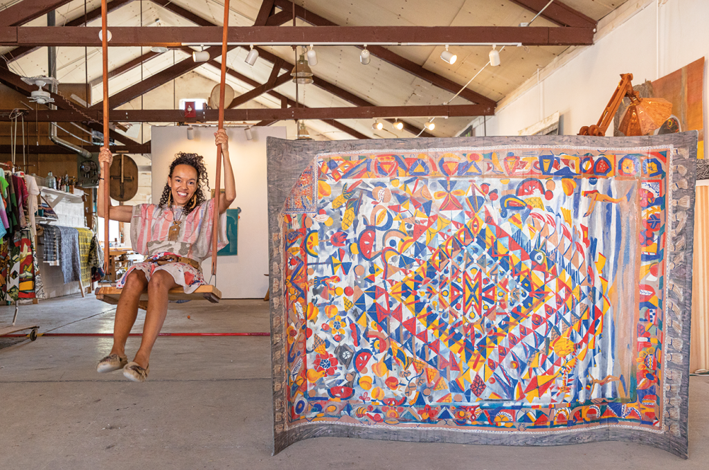 アート・デザイン・音楽 Creativity 24 A Photographic Review A Handmade Wonderland - American Craft Council | American Craft