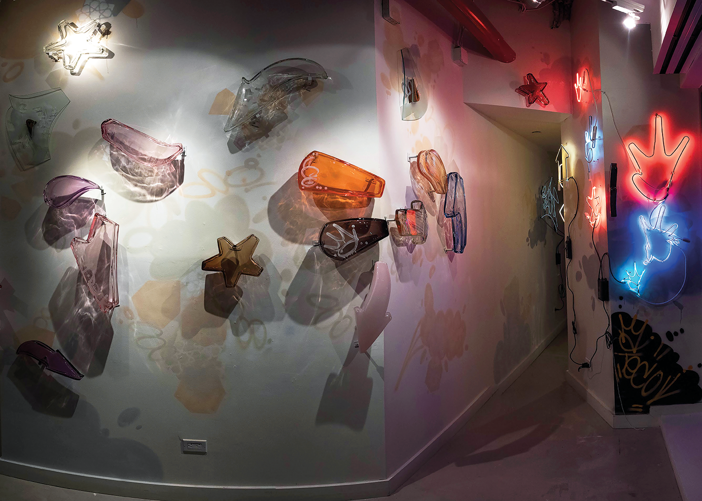 Neon Medina: choreographic blending of sculpted blown glass, neon, and wall drawings.