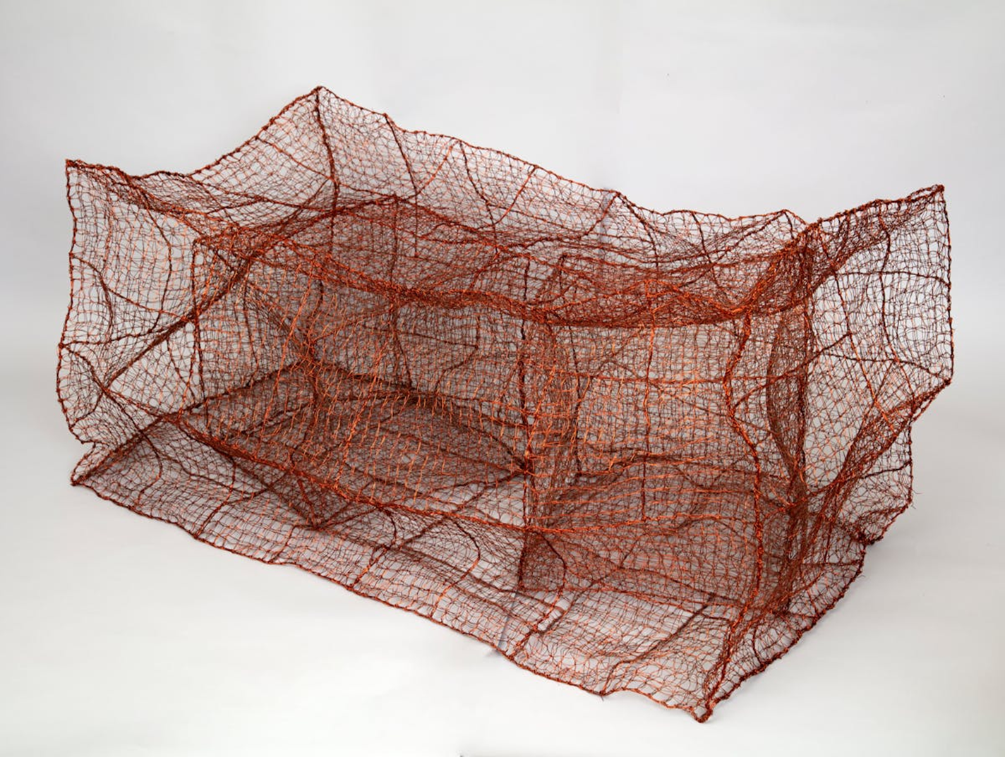Box-shaped copper wire sculpture