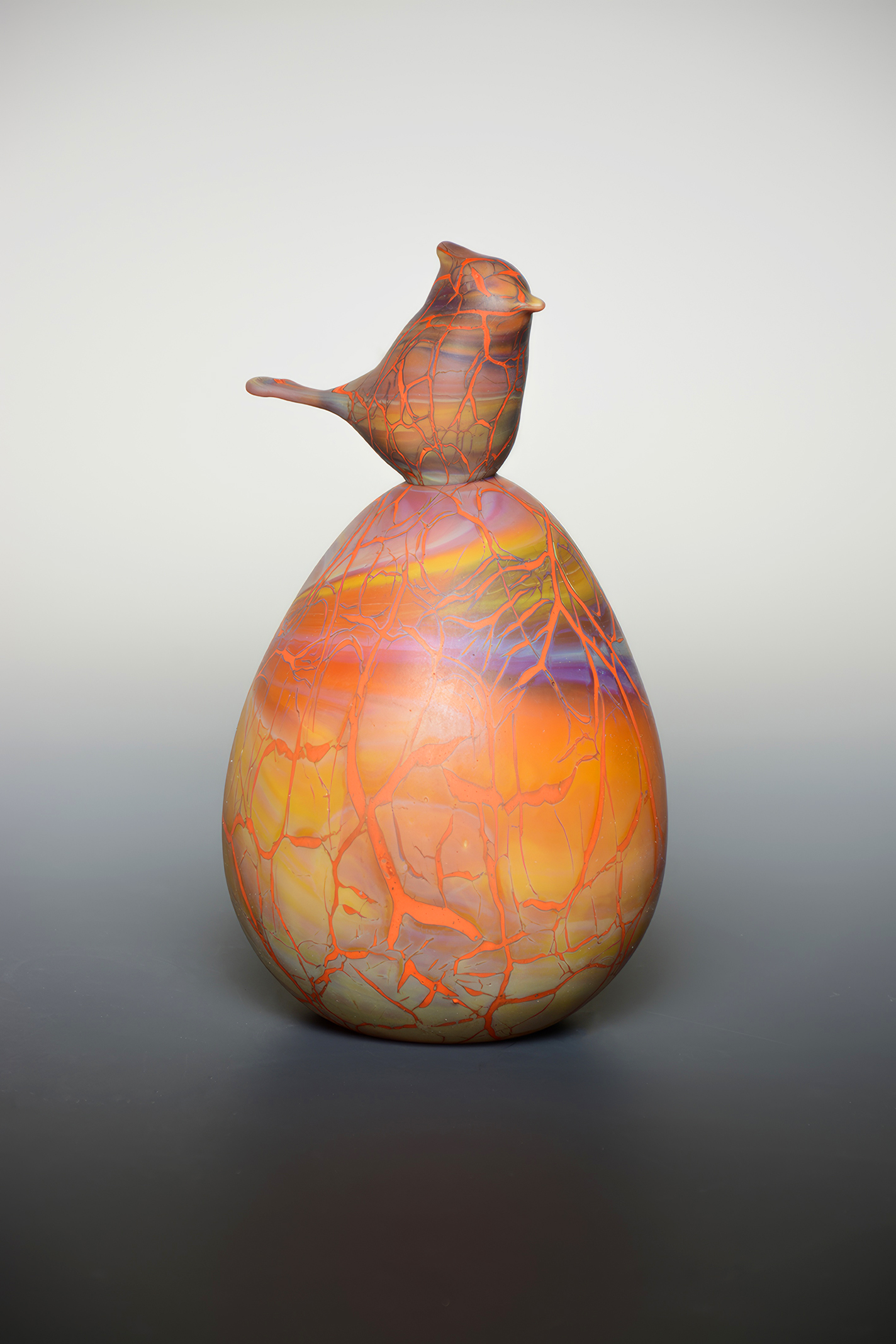 Blown and hot-sculpted bird sculpture