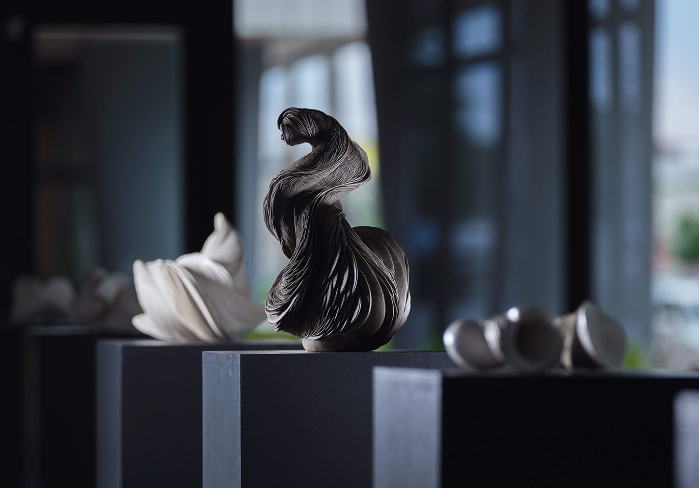Ceramic sculpture by Tanaka Tomomi